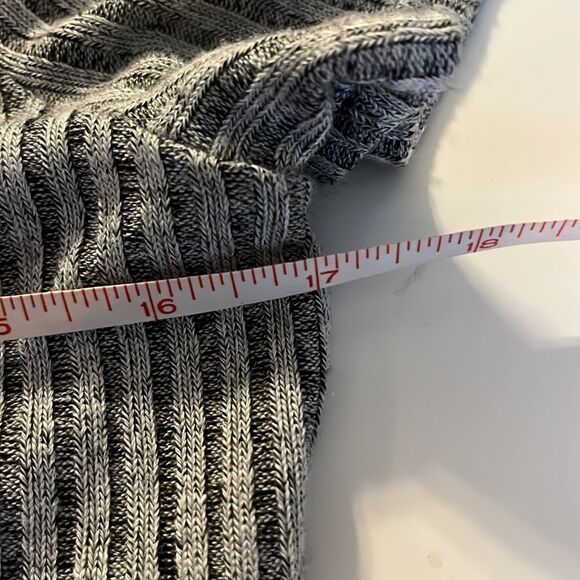 GAP gray ribbed two-tone dress lightweight fabric w/sweater like feel. SZ M. - Picture 10 of 12